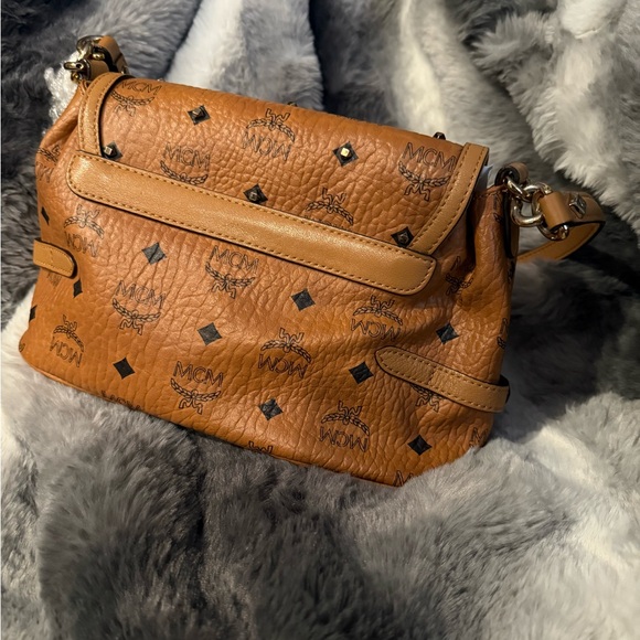 MCM Visetos Cognac Leather Shoulder Bag - Picture 14 of 14